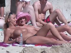 Deutsche Leben am Strand beobachten